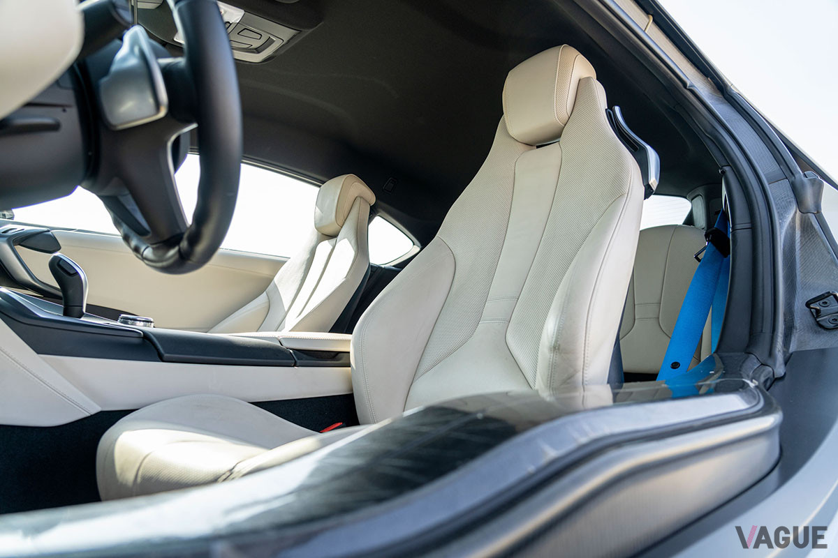 2018年11月までマラドーナが所有していたBMW「i8」（C）2021 Courtesy of RM Sotheby's
