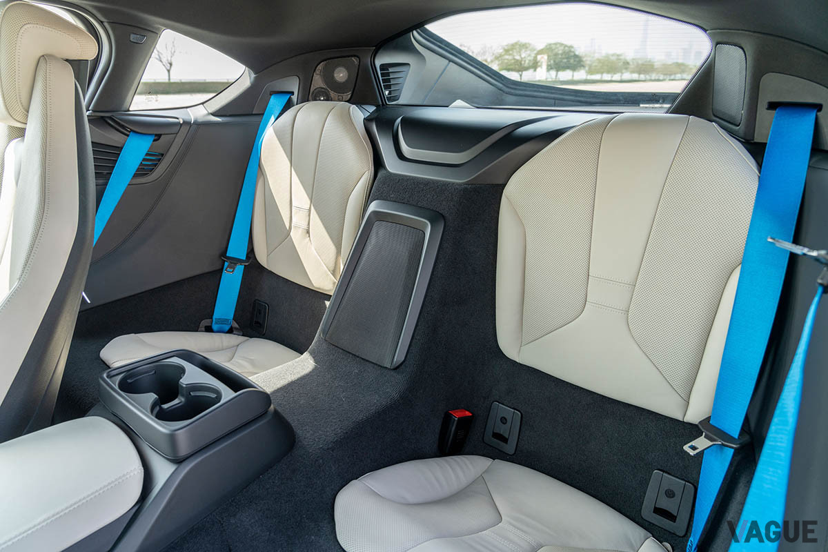 2018年11月までマラドーナが所有していたBMW「i8」（C）2021 Courtesy of RM Sotheby's