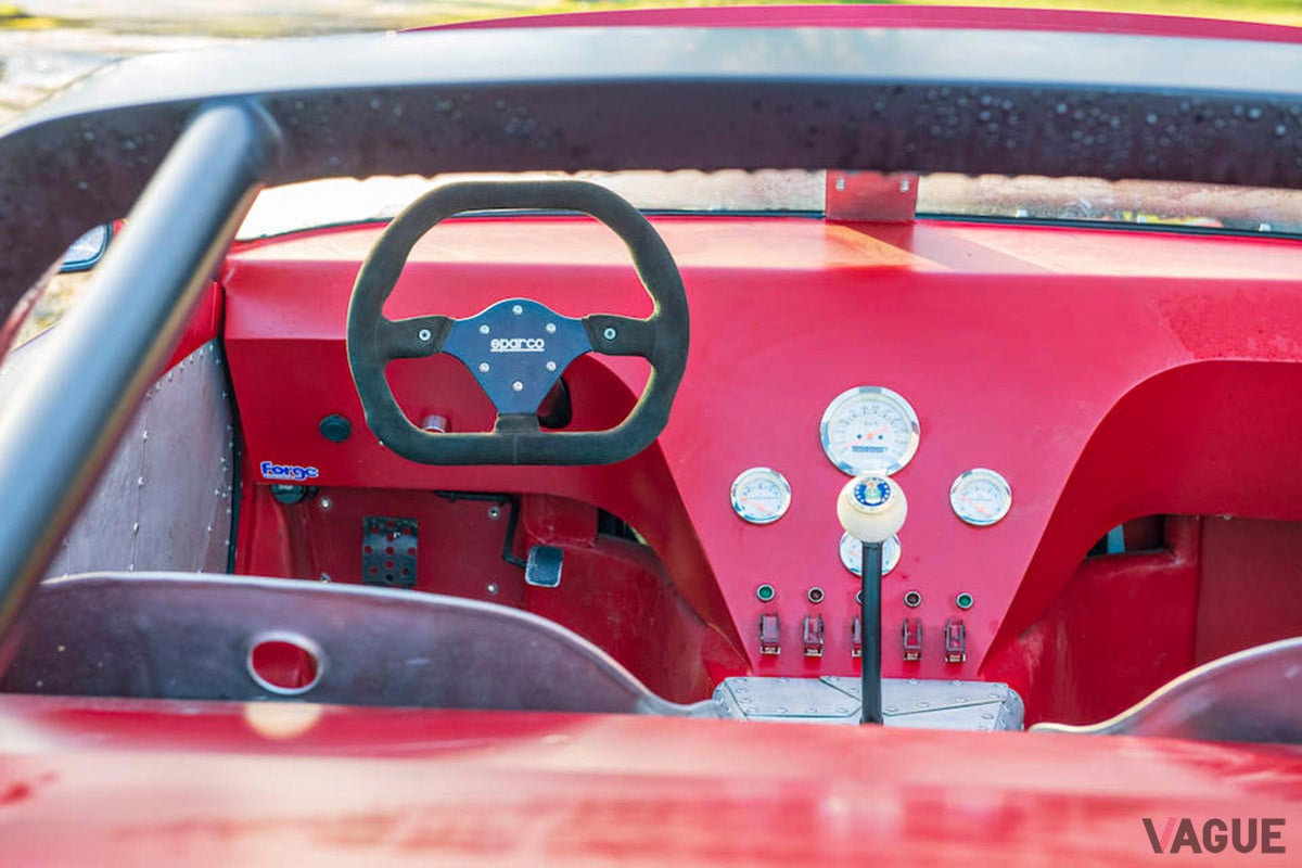 1971年モデルのポルシェ「911T」に、ベントレー「ミュルザンヌ ターボ」で使われていた、V型8気筒6.75リッターエンジンをフロントに搭載（C）Bonhams 2001-2021