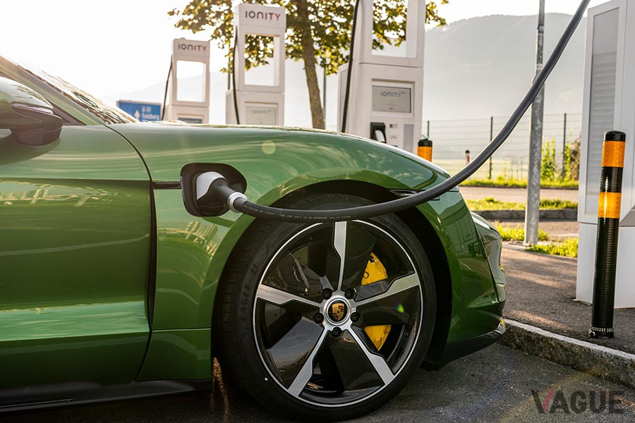 ポルシェ「タイカン」はフルEV