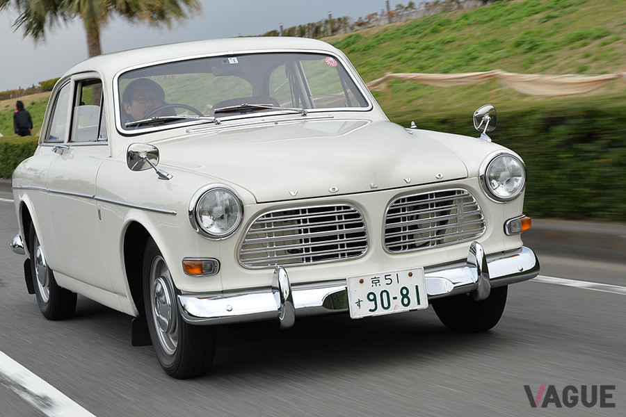 1970年製ボルボ「122Sアマゾン」は全長4450mmに対し全幅は1630mm。扱いやすい大きさ