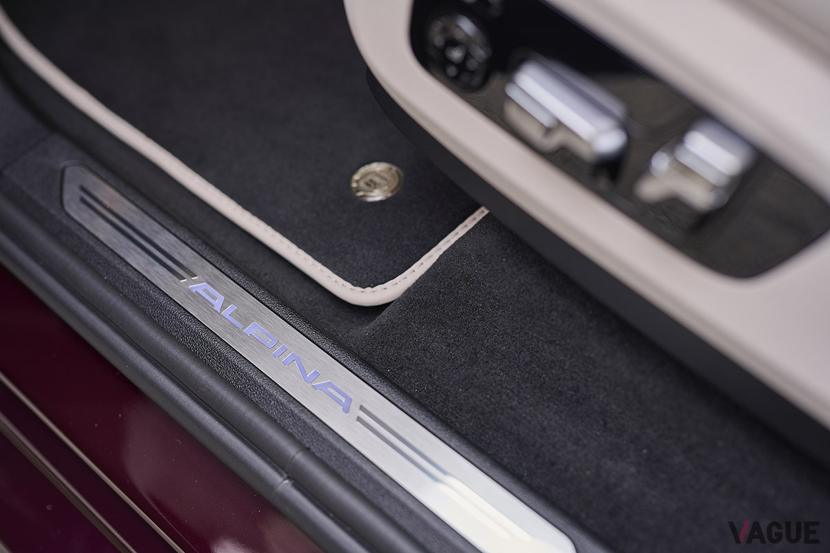 サイドステップには「ALPINA」の文字が光る