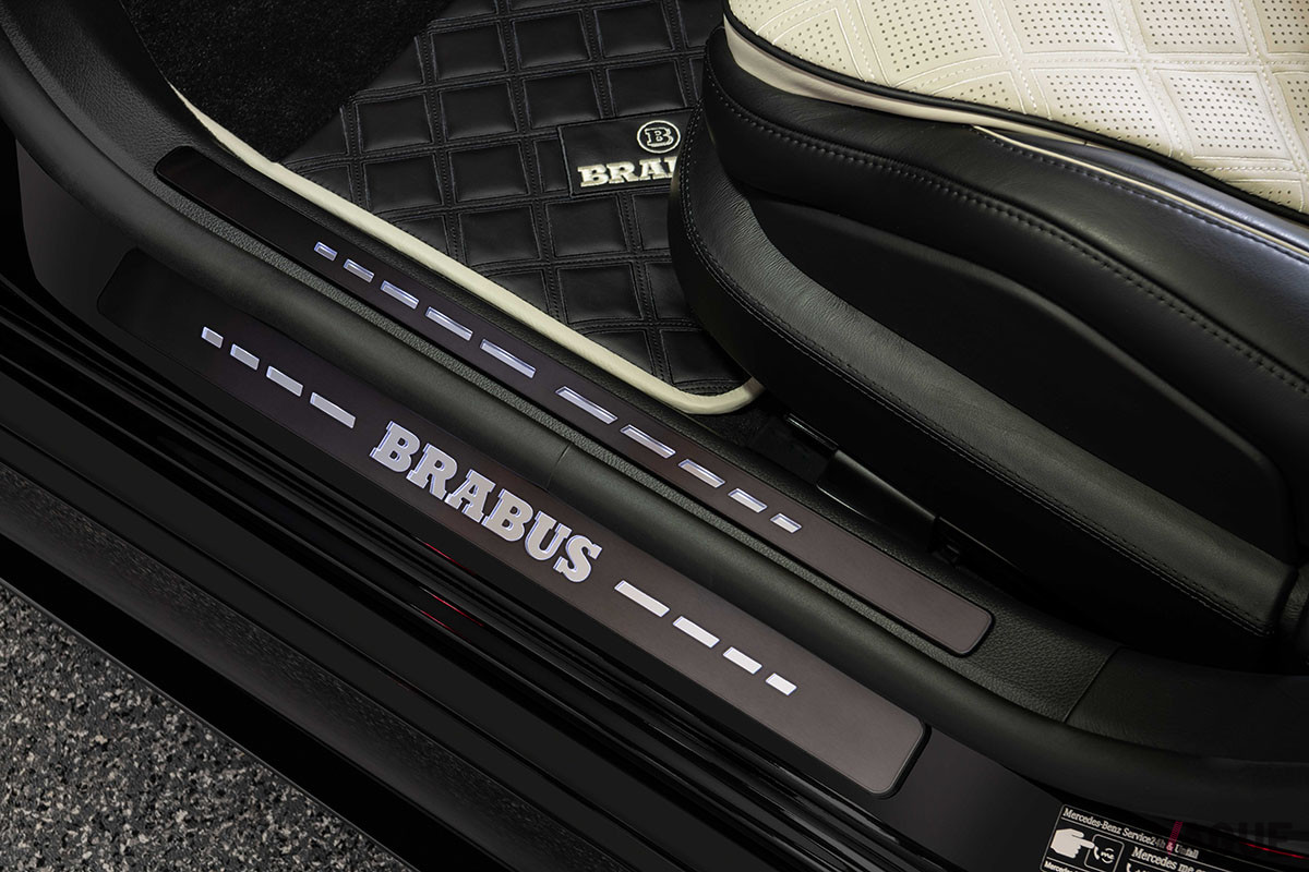 サイドステップには「BRABUS」の文字