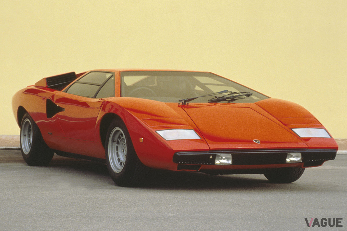 1974年に市販モデルとして登場した「カウンタックLP400」