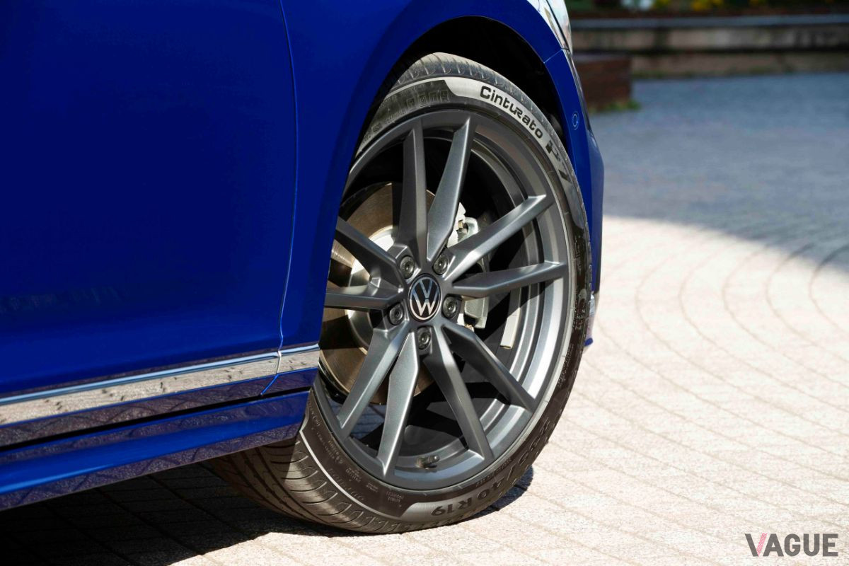 VW改良新型「パサートヴァリアント Rライン」の専用アルミホイール