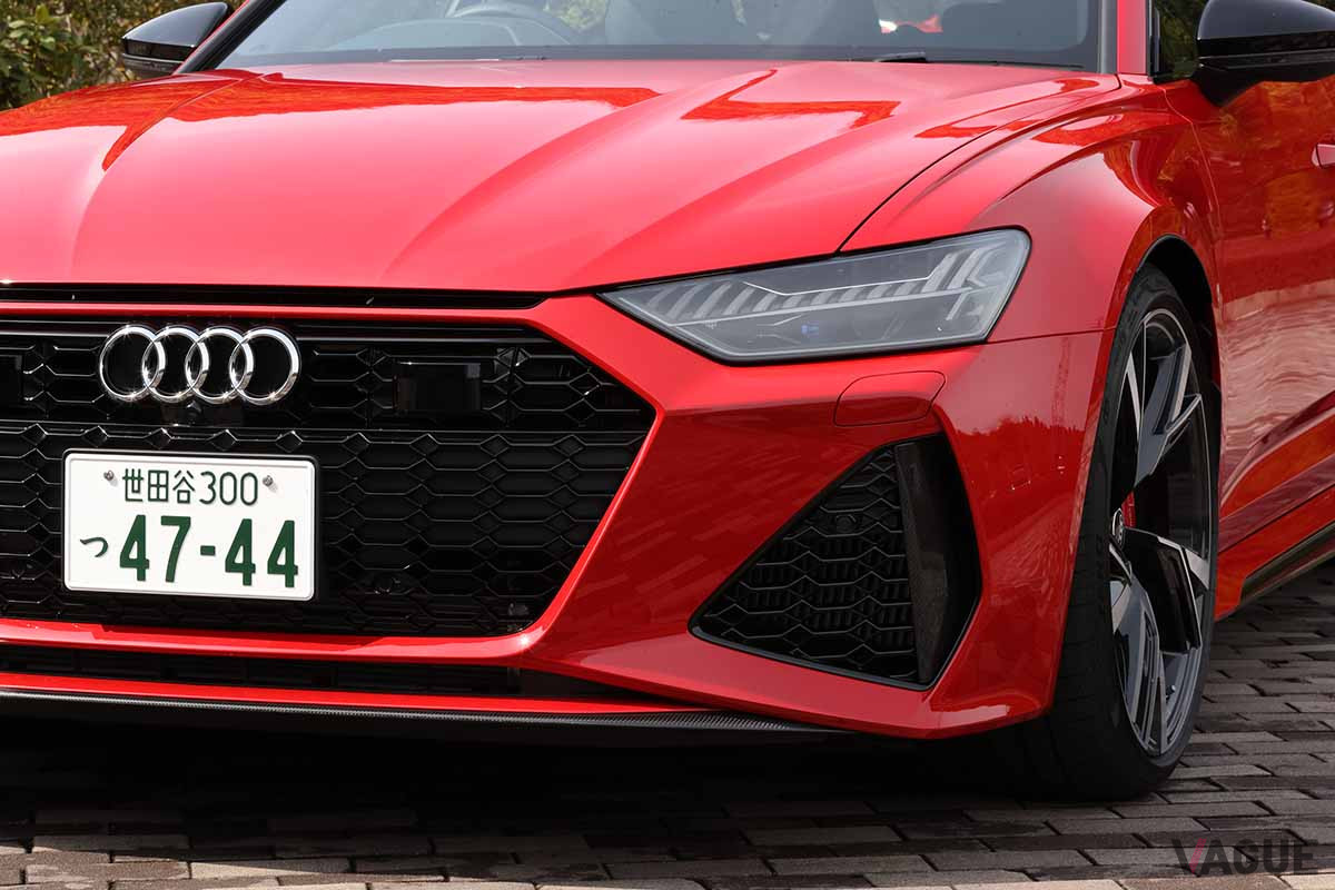 アウディ改良新型「RS6アバント」。フロントマスクが変更された