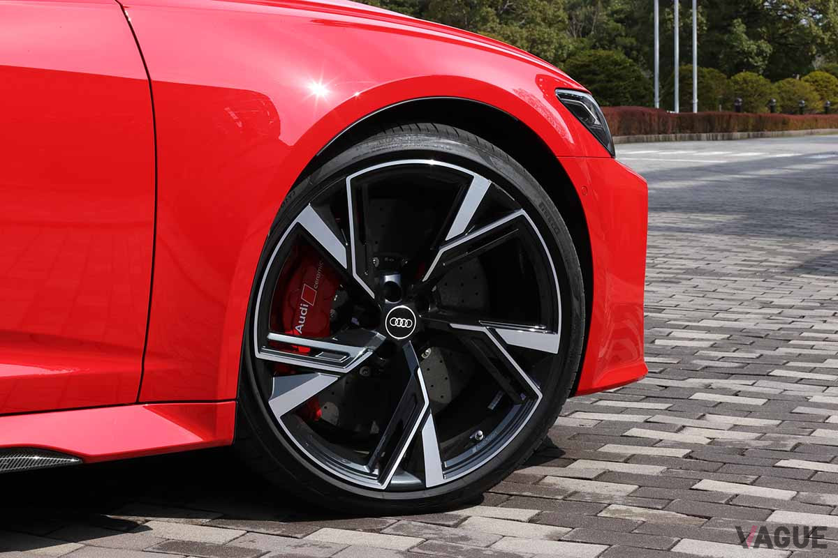 試乗車は10.5J・22インチのアルミホイール（オプション：34万円）を装備