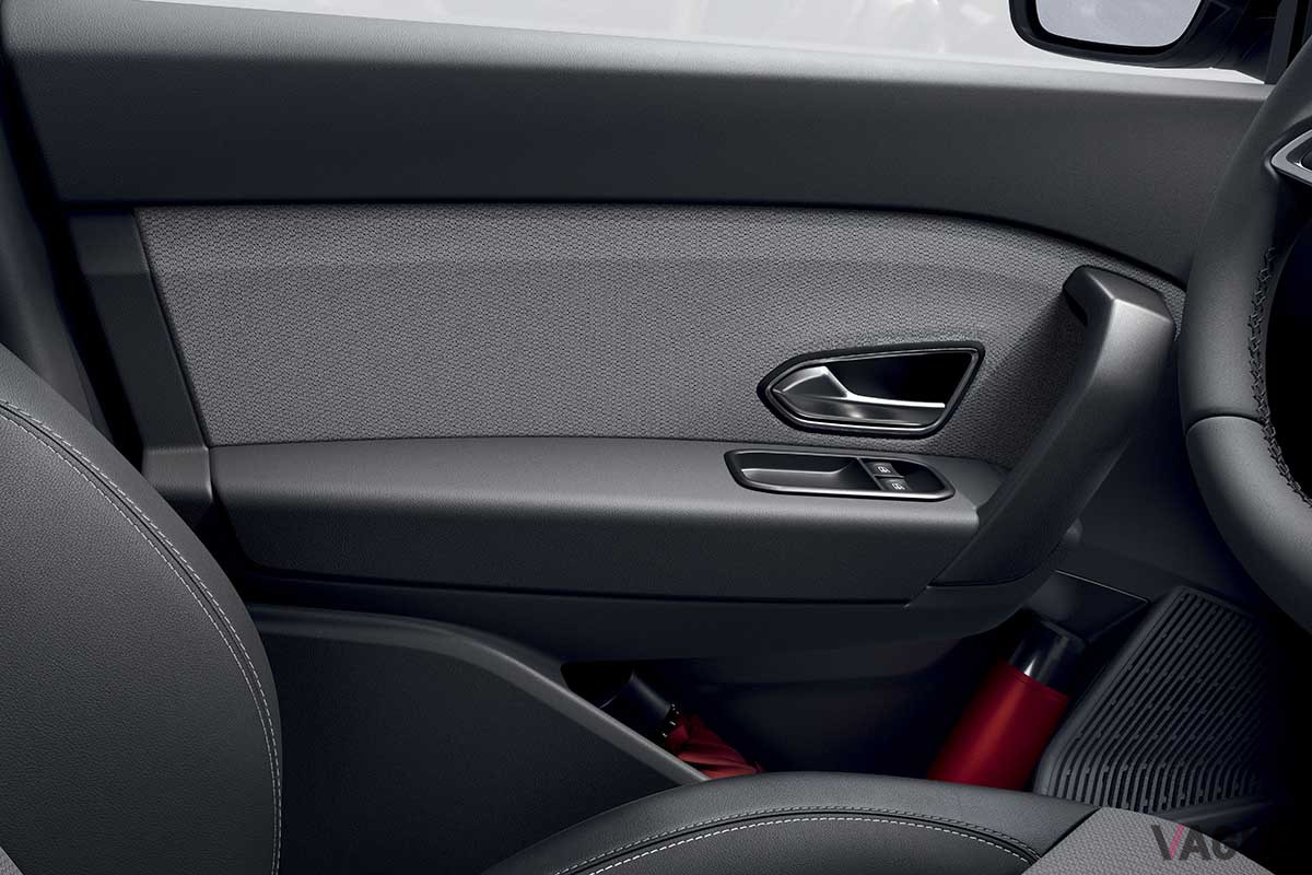 ルノー新型「エクスプレス」のドアパネル