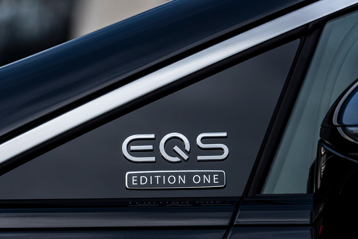 メルセデス・ベンツ「EQSエディション1」のエンブレム