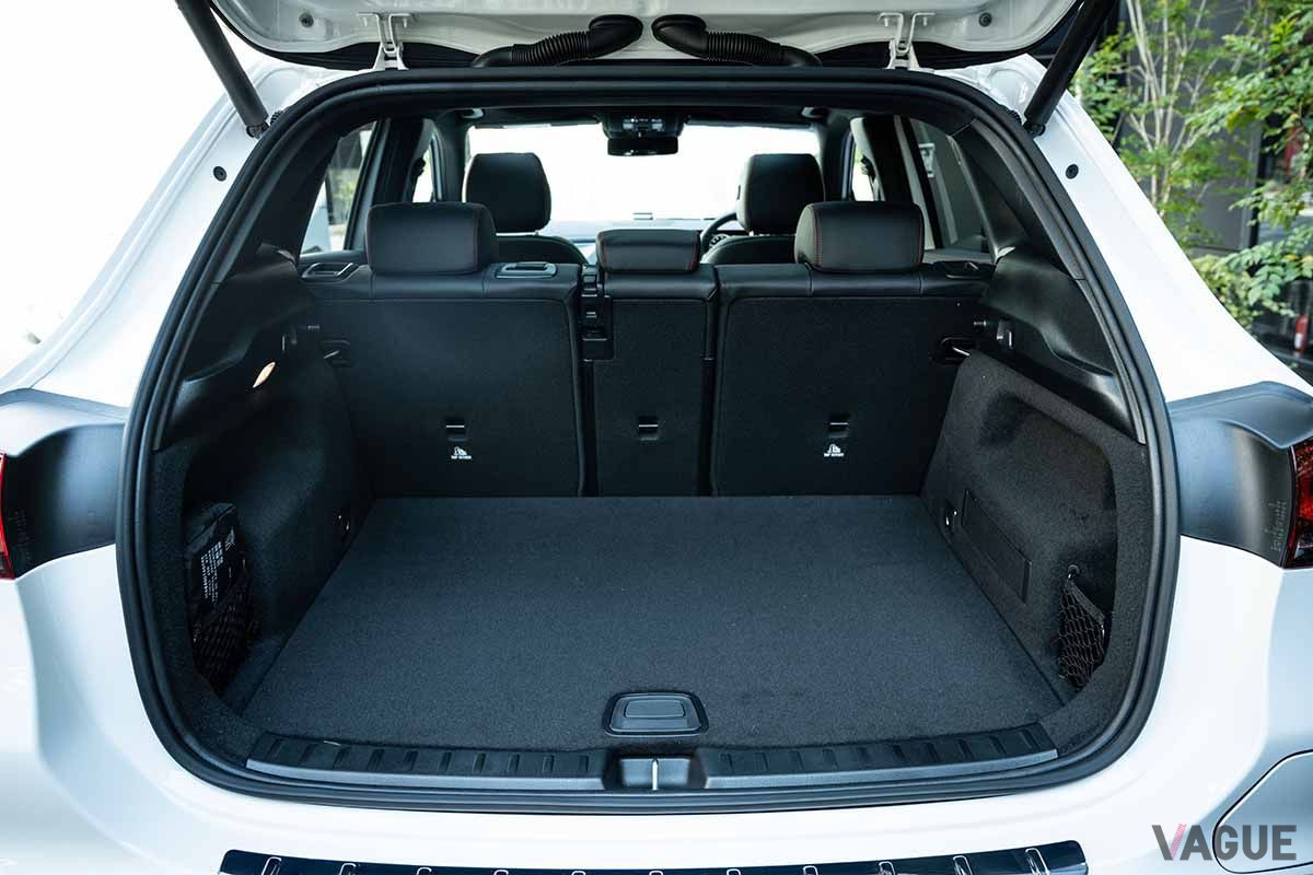メルセデス・ベンツ新型「EQA」の荷室