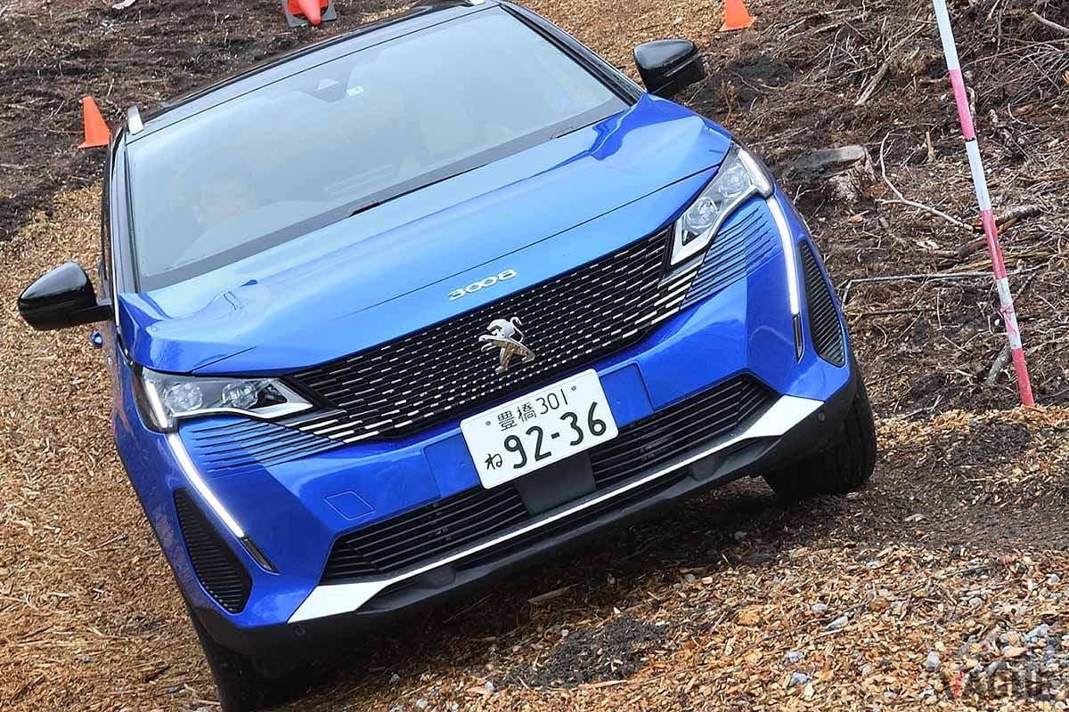 現行プジョー唯一無二の4WDが登場！ PHEV「3008 GTハイブリッド4