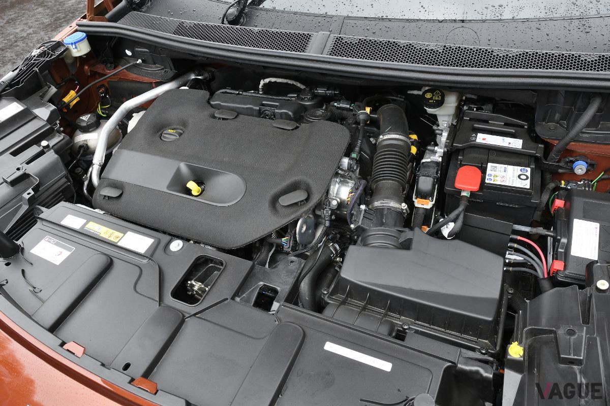 プジョー「5008GT ブルーHDi」の2リッター直4ディーゼルエンジン