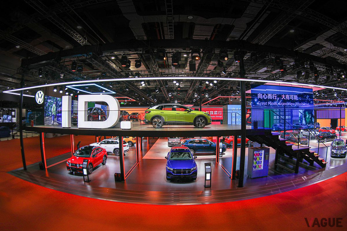 上海モーターショー2021でのVWブース。EVシリーズ「ID.」を中心に展開された