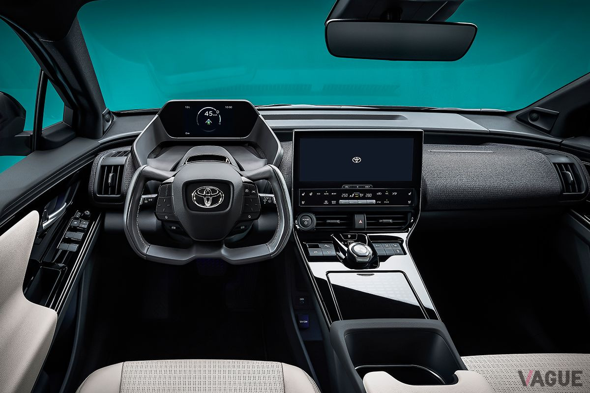 上海モーターショー2021で発表されたトヨタのEV「TOYOTA bZ4Xコンセプト」のインパネ