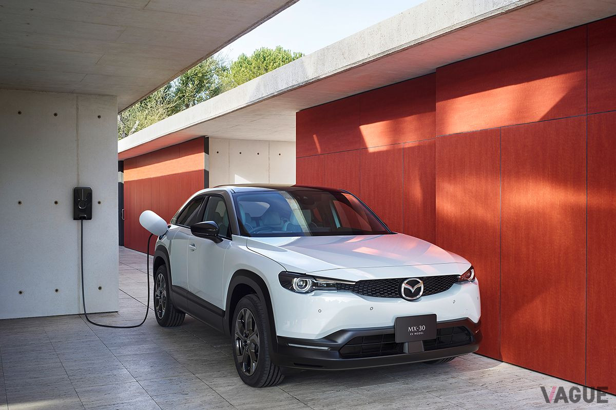 2021年1月に発売されたマツダ初の量産電気自動車「MX−30 EVモデル」