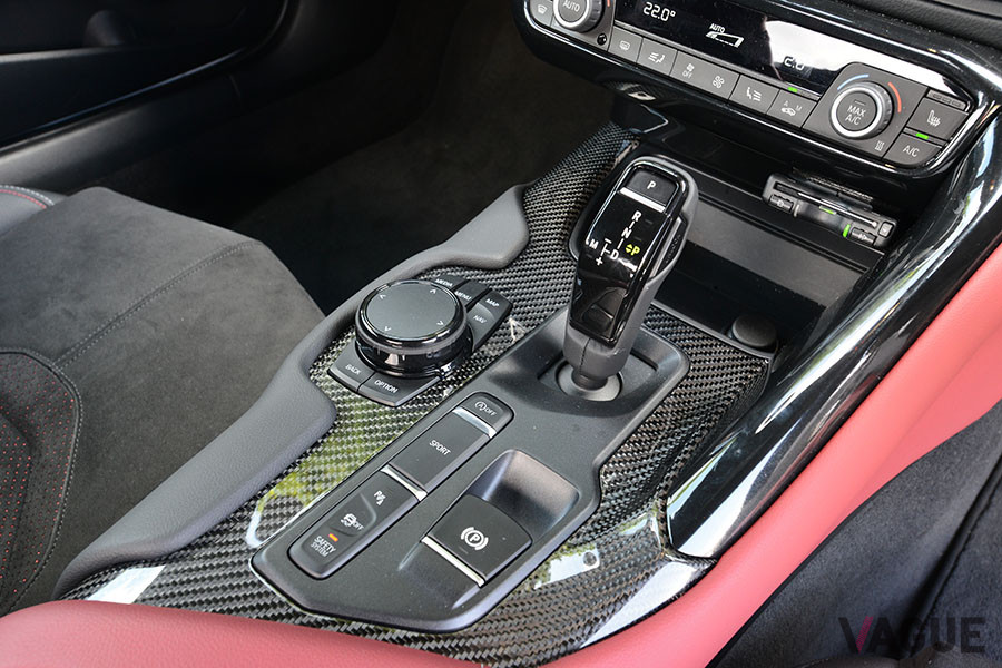 スープラのトランスミッションは8速AT