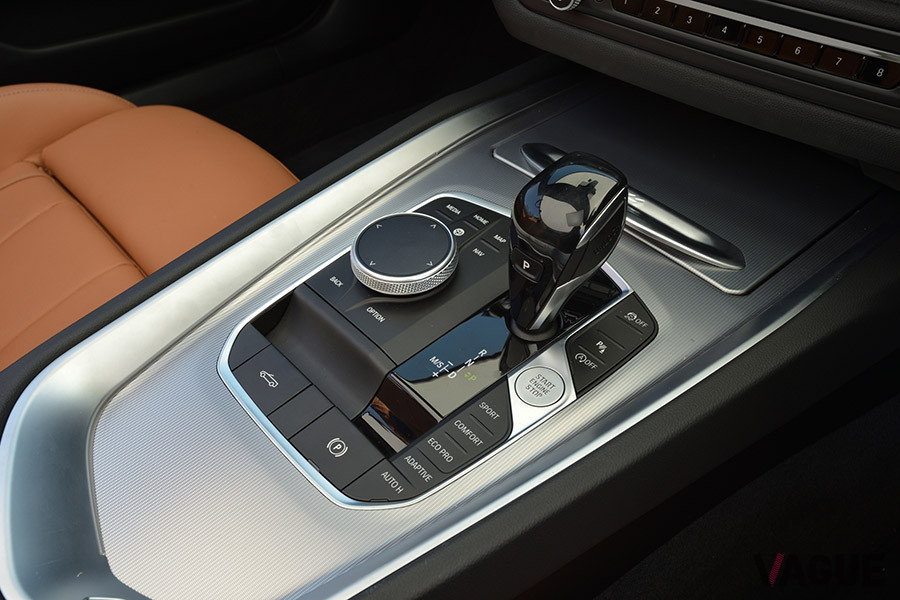 Z4のトランスミッションも8速ATのみだ