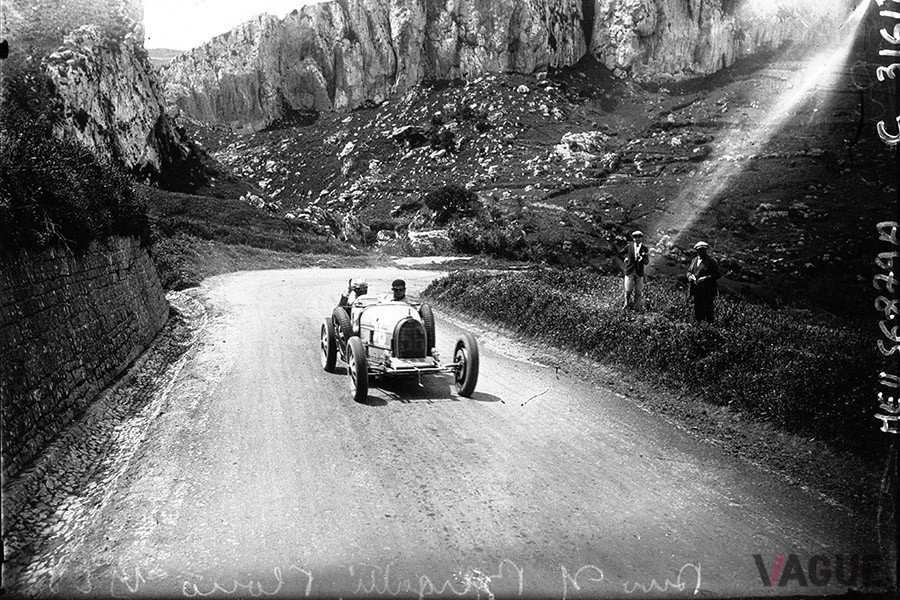 1928年のタルガ・フローリオに出走し、アルバート・ディーヴォは優勝する