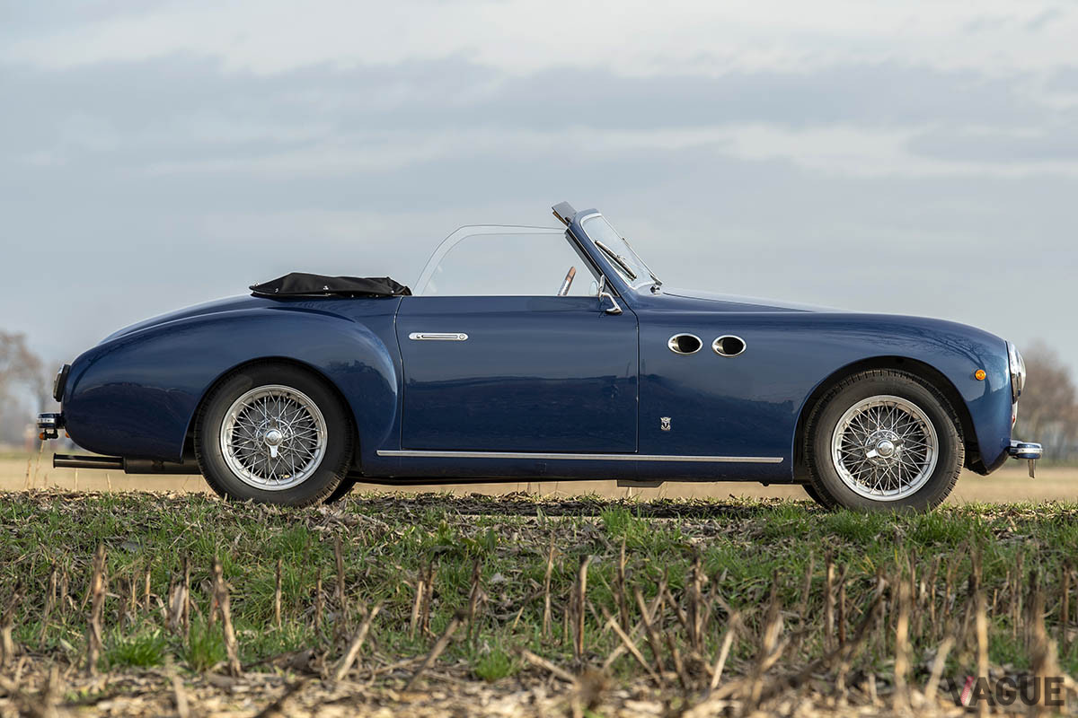 現在約5200万−5850万円で継続販売中のチシタリア「202 SC カブリオレ」（C)2021 Courtesy of RM Sotheby's