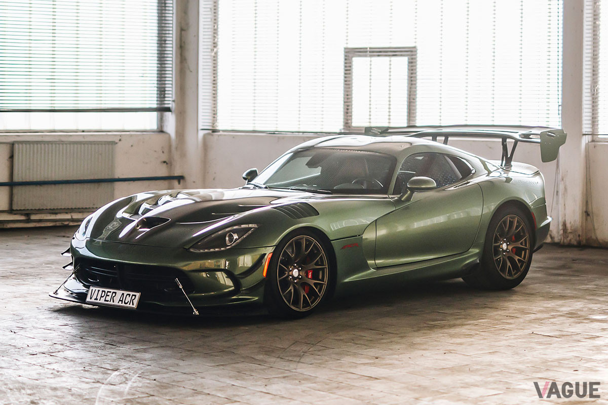約2080万円で落札されたダッジ「バイパーACR」（C）2021 Courtesy of RM Sotheby's