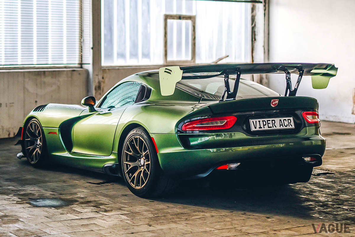 約2080万円で落札されたダッジ「バイパーACR」（C）2021 Courtesy of RM Sotheby's