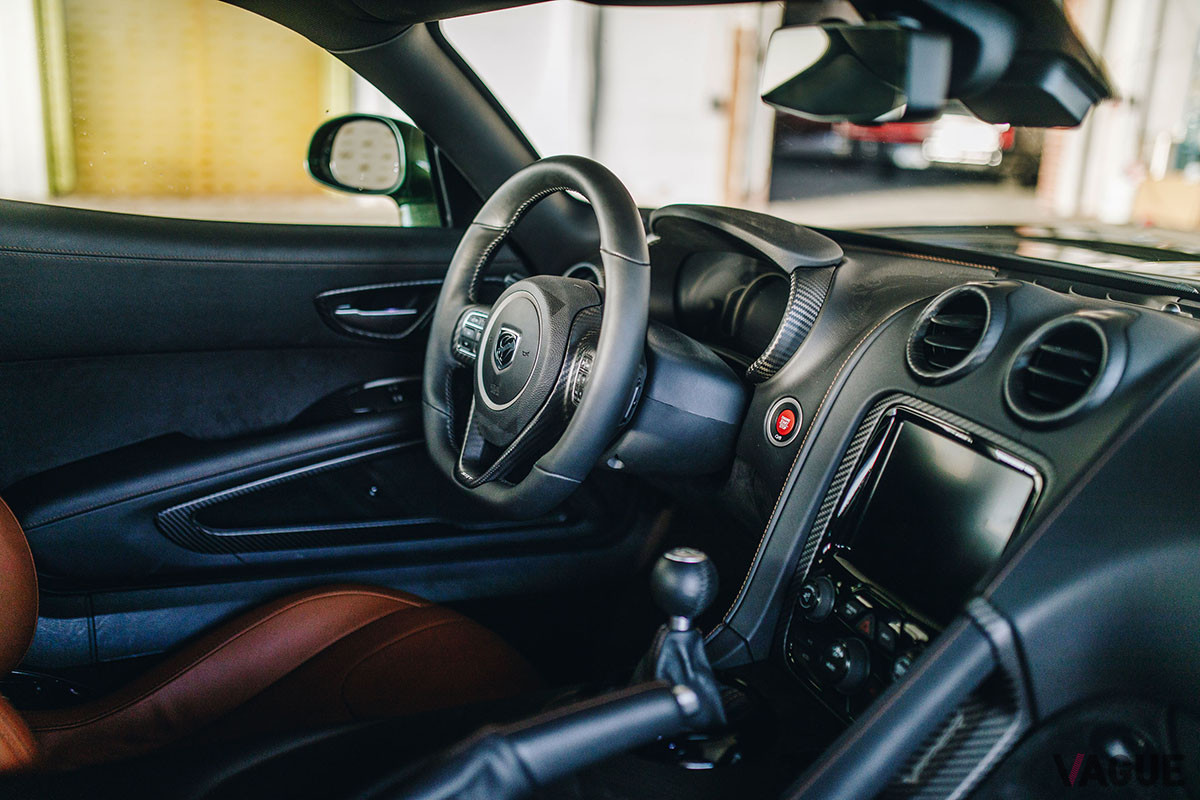 約2080万円で落札されたダッジ「バイパーACR」（C）2021 Courtesy of RM Sotheby's