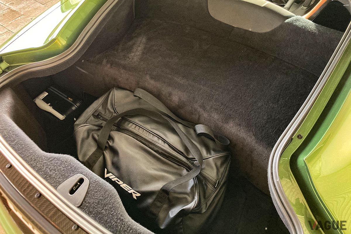 約2080万円で落札されたダッジ「バイパーACR」（C）2021 Courtesy of RM Sotheby's