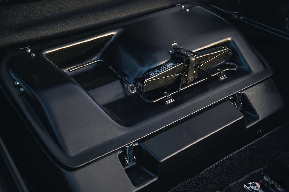 約990万円で落札されたロータス「エスプリS2 JPS」（C）Silverstone Auctions Limited 2021