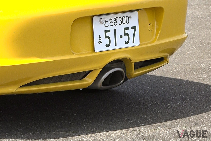 2003年モデルのポルシェ・ボクスターのマフラー