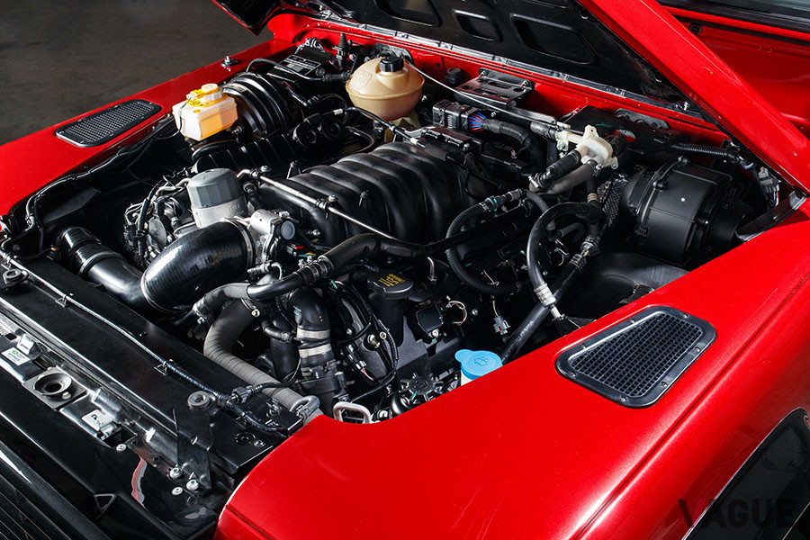 世界限定150台のみ追加製作された「ディフェンダー・ワークスV8」