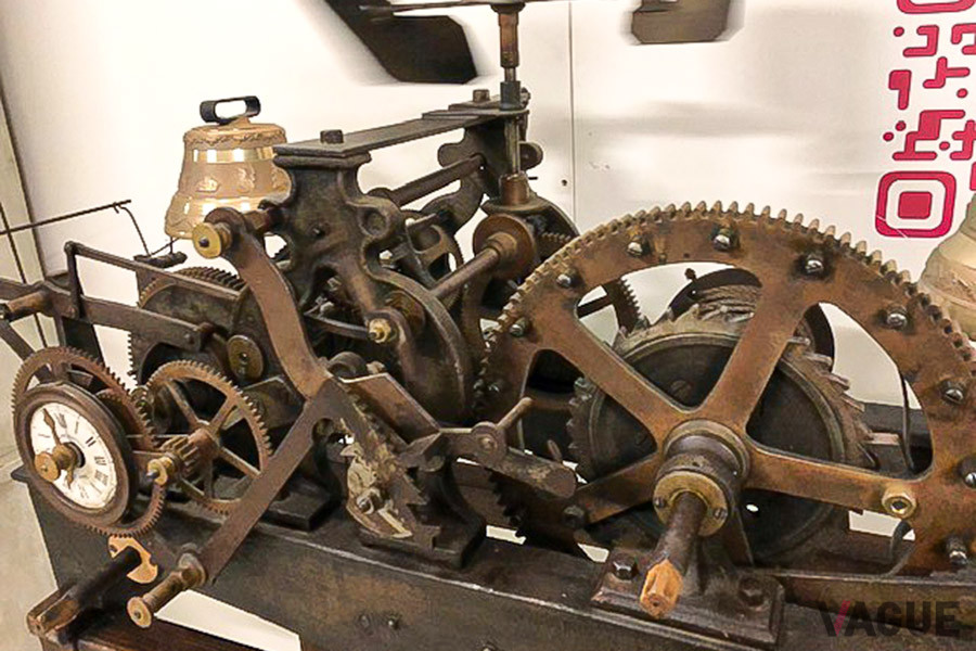 教会の鐘の時計を作動させる機械