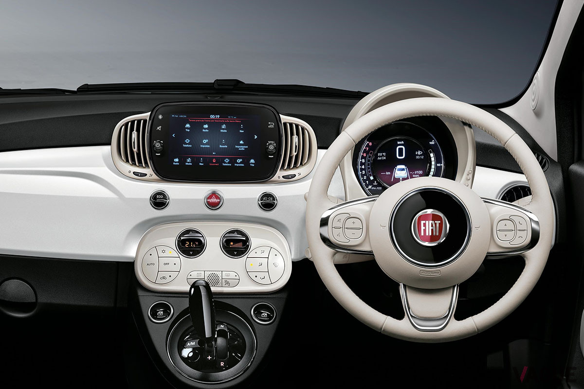 フィアット「500 Dolcevita」の内装