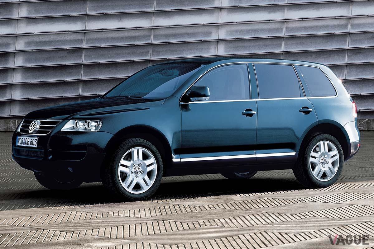 初代VW「トゥアレグ」（前期型）。プラットフォームは当時のポルシェ「カイエン」も共用した