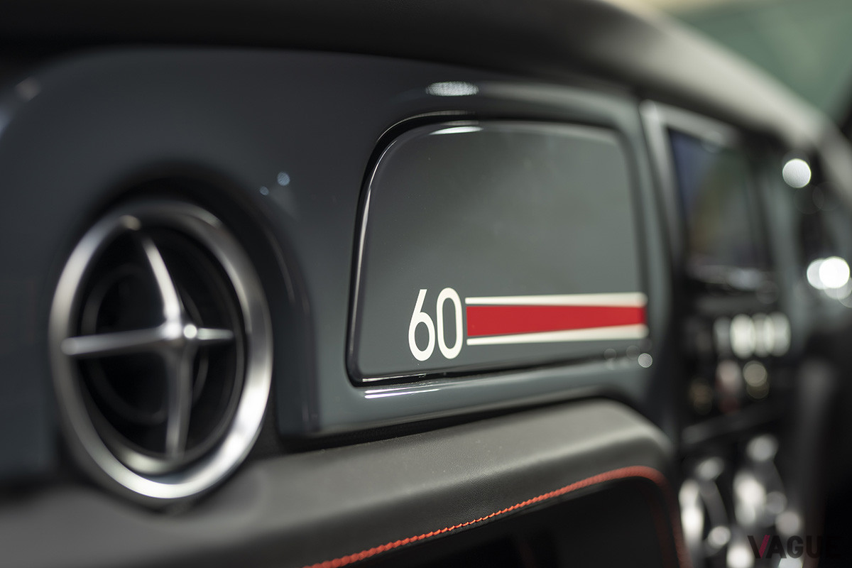 インテリア各部にも施された「60」というナンバーは、オリジナルのミニがロールアウトしてから60年ということを示すもの
