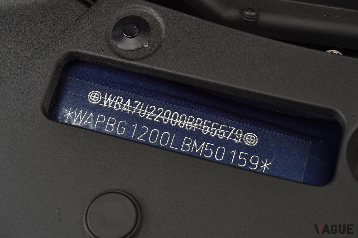 BMWの車台番号ではなく、アルピナ独自の車台番号が刻印されているのが、メーカーである証だ