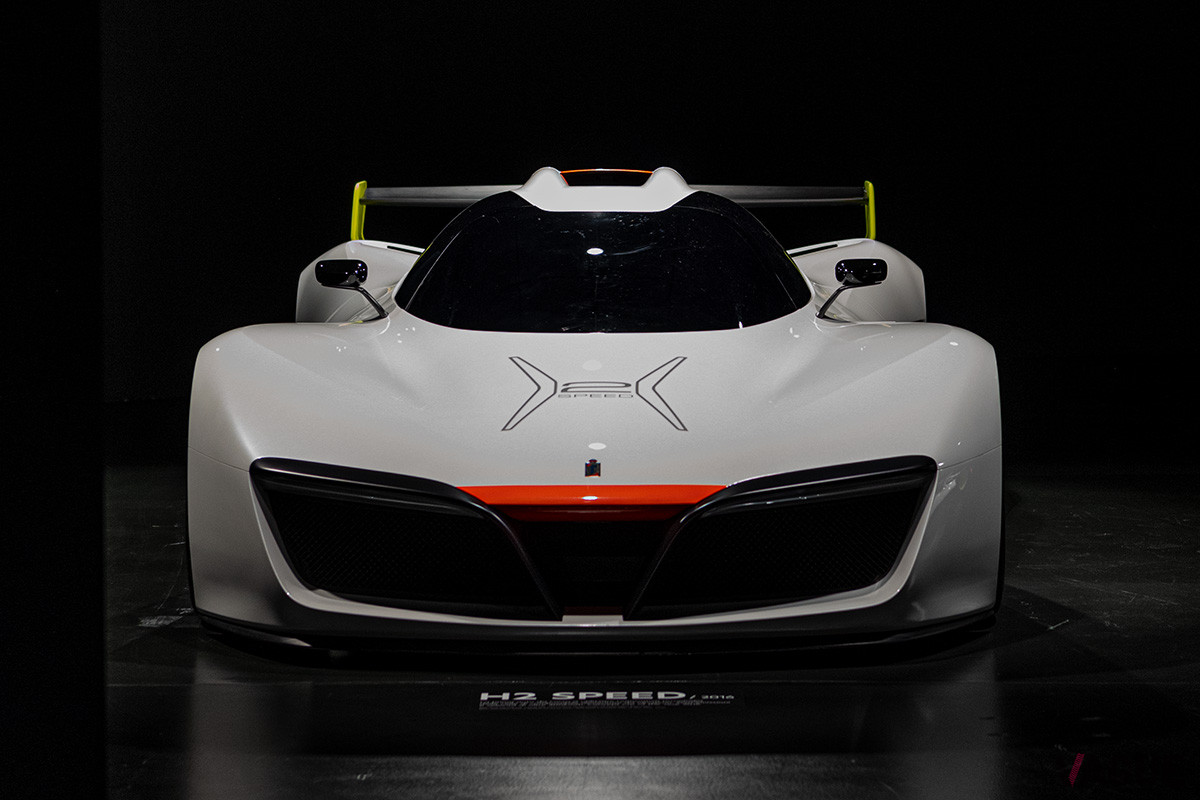 水素燃料電池技術を使用した最初のサーキット専用車両である「H2スピード」