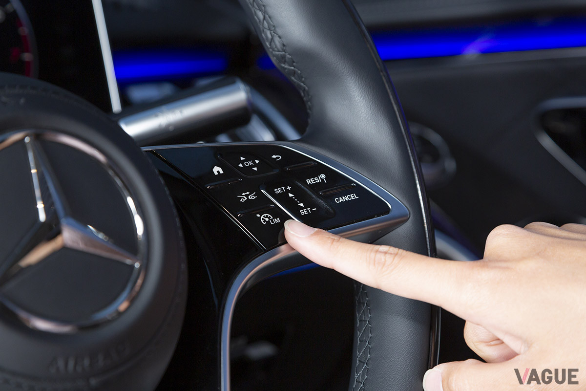 メルセデスの安全運転支援システムがいいなと思うのは、完全にクルマ任せにしないところ