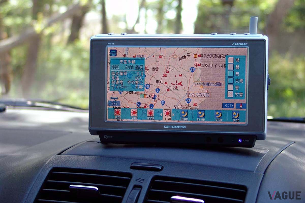 2002年に発売されたパイオニア カロッツェリア「Air Navi」。地図データの更新も通信でおこなった(撮影：会田肇)