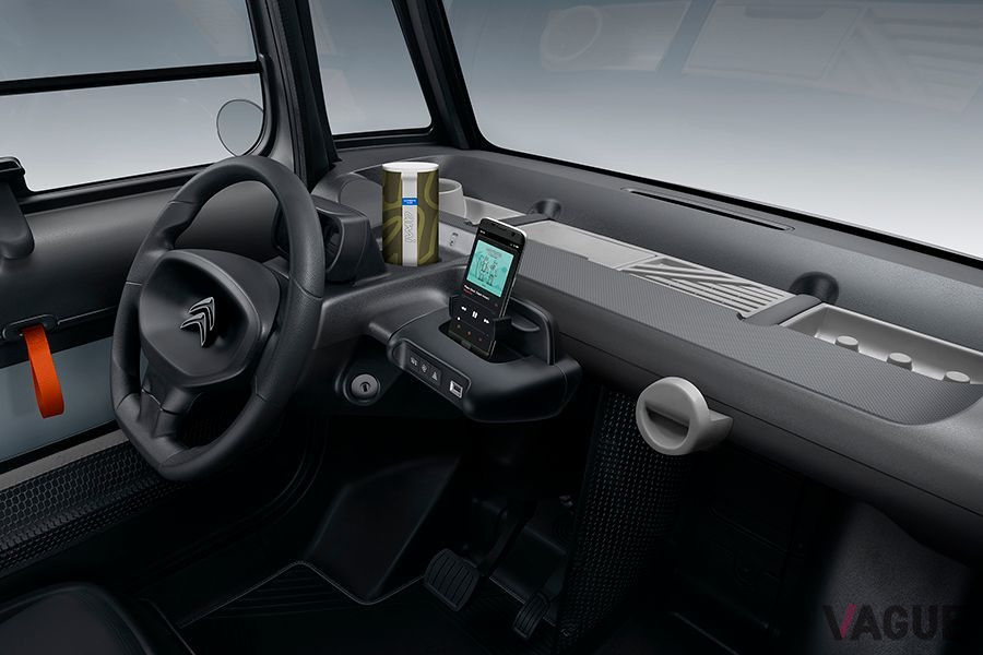 シトロエンの超小型EV「アミ」のインパネ