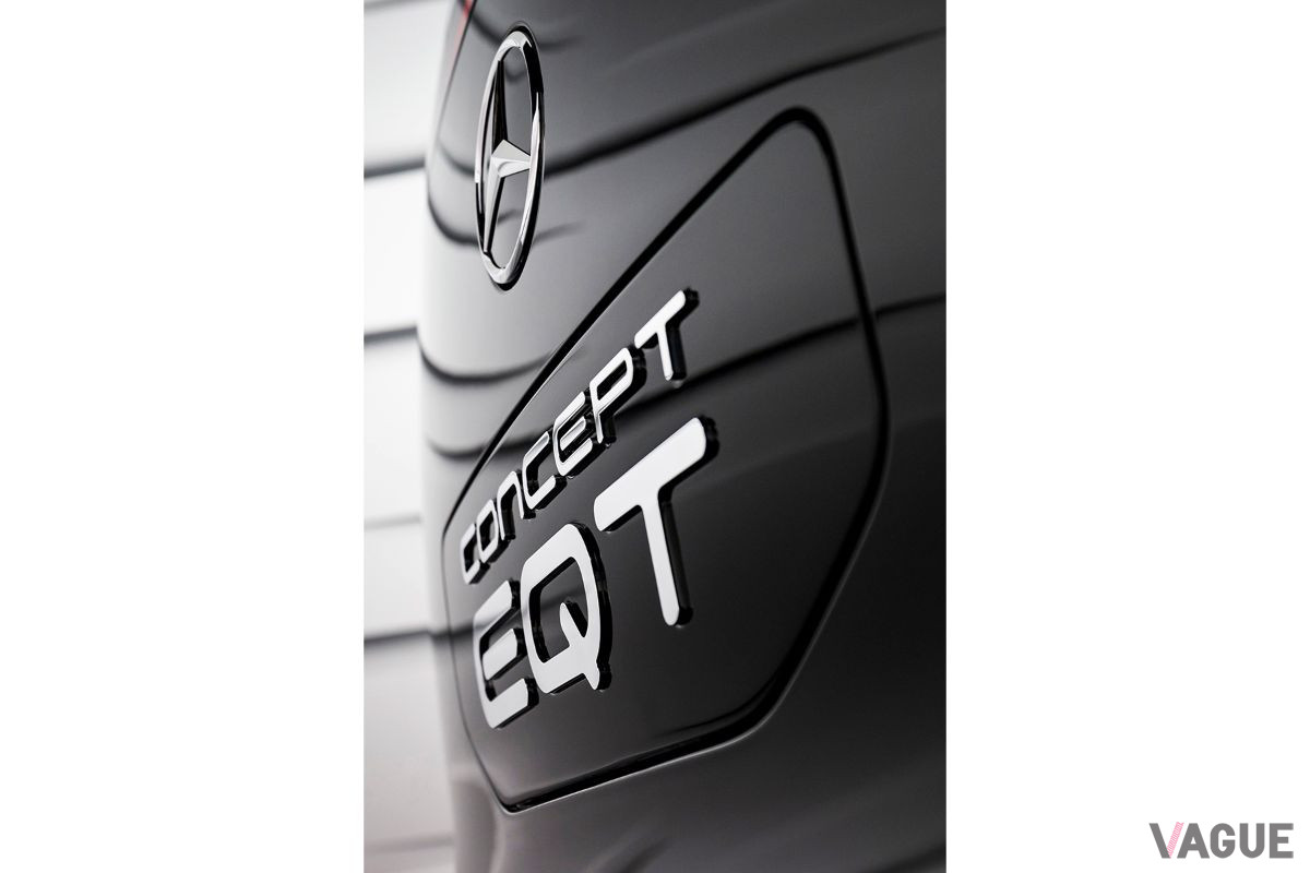 メルセデス・ベンツ「コンセプトEQT」のエンブレム