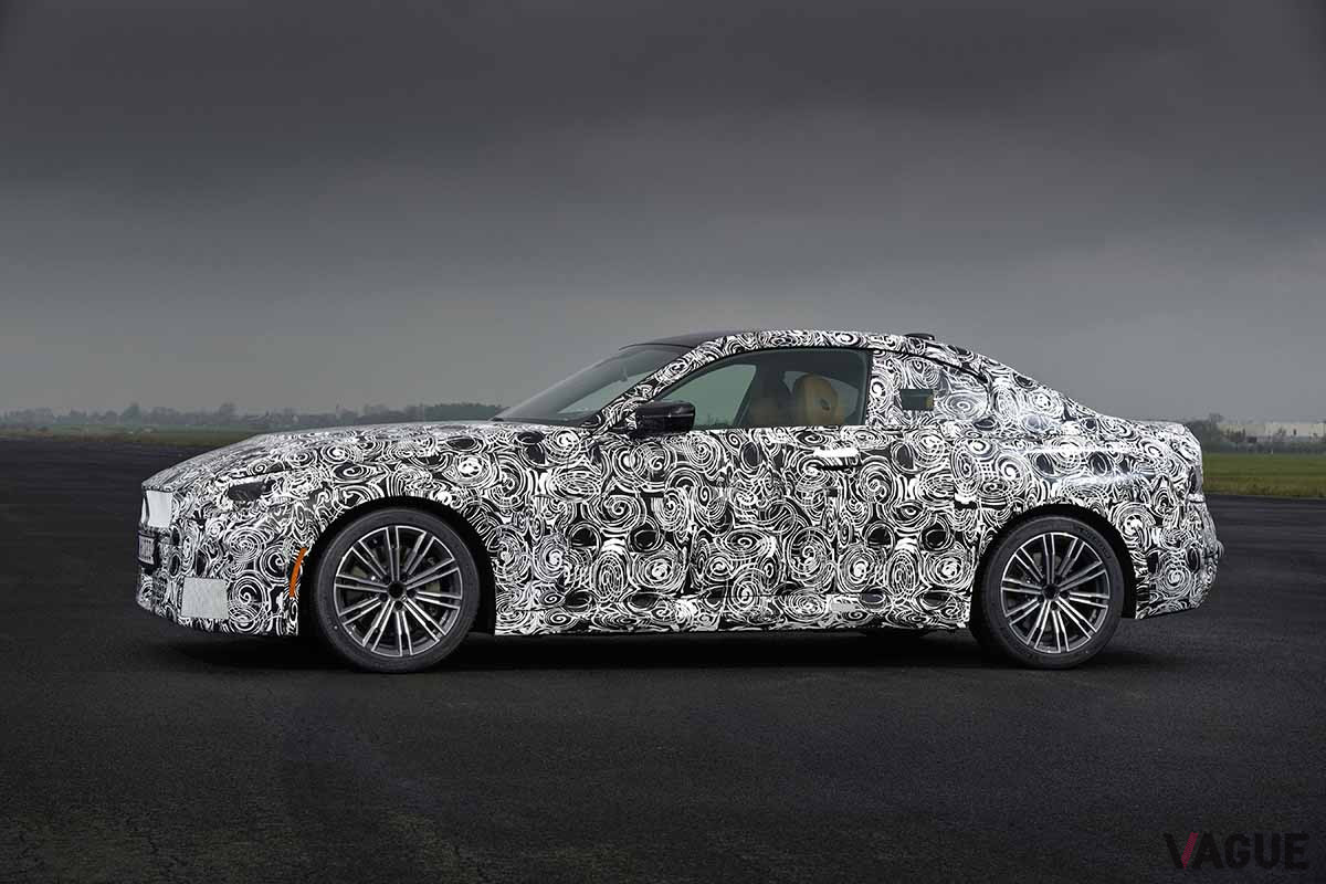 最終テストをおこなっているBMW新型「2シリーズクーペ」
