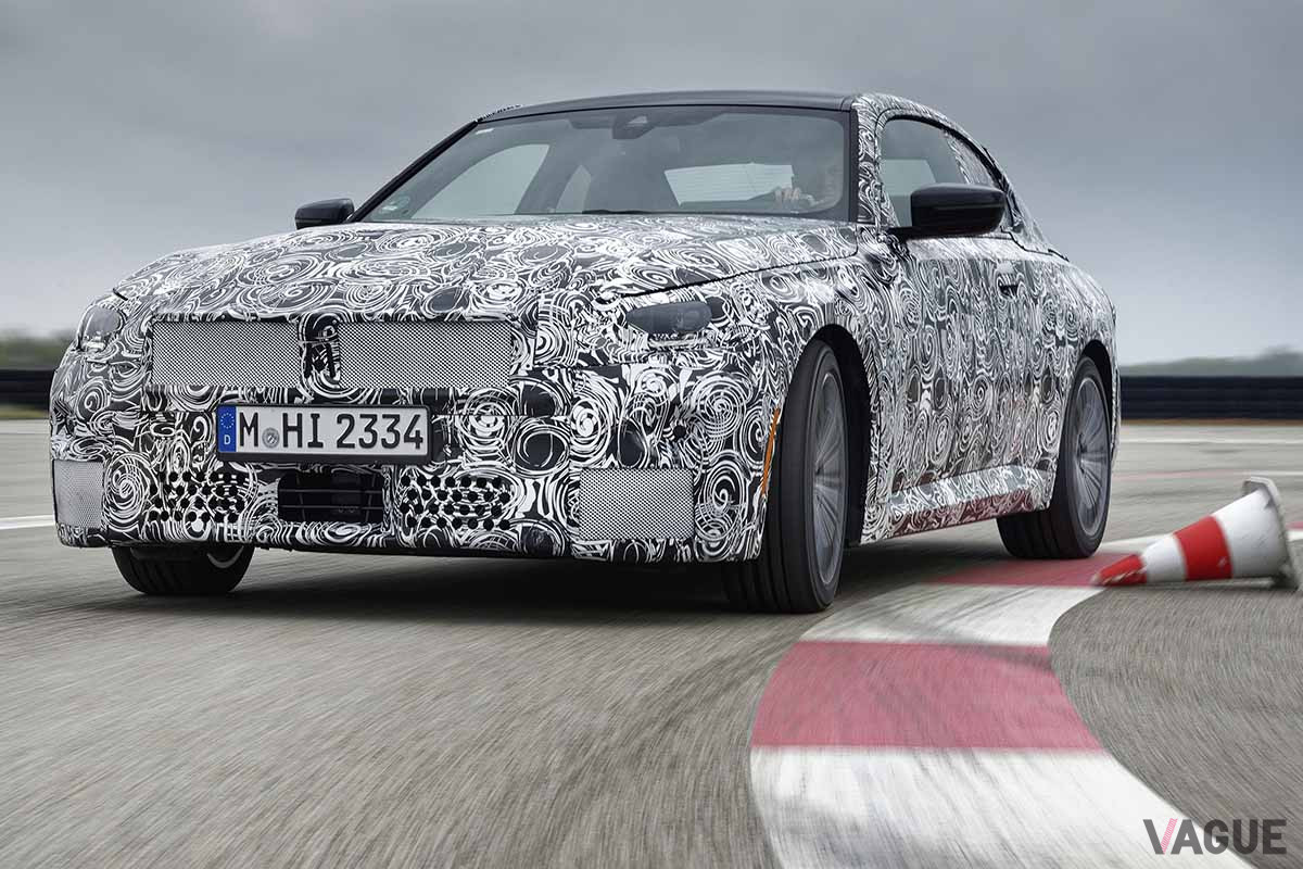 最終テストをおこなっているBMW新型「2シリーズクーペ」