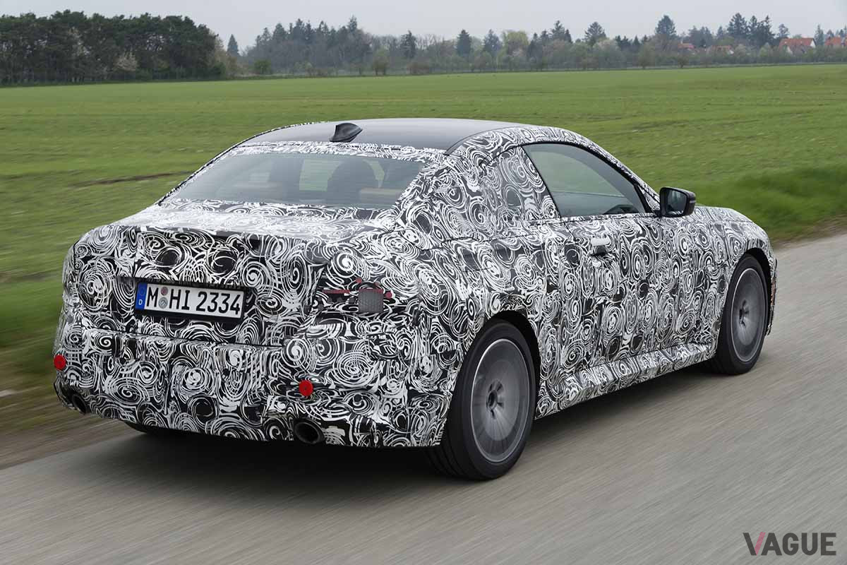 最終テストをおこなっているBMW新型「2シリーズクーペ」