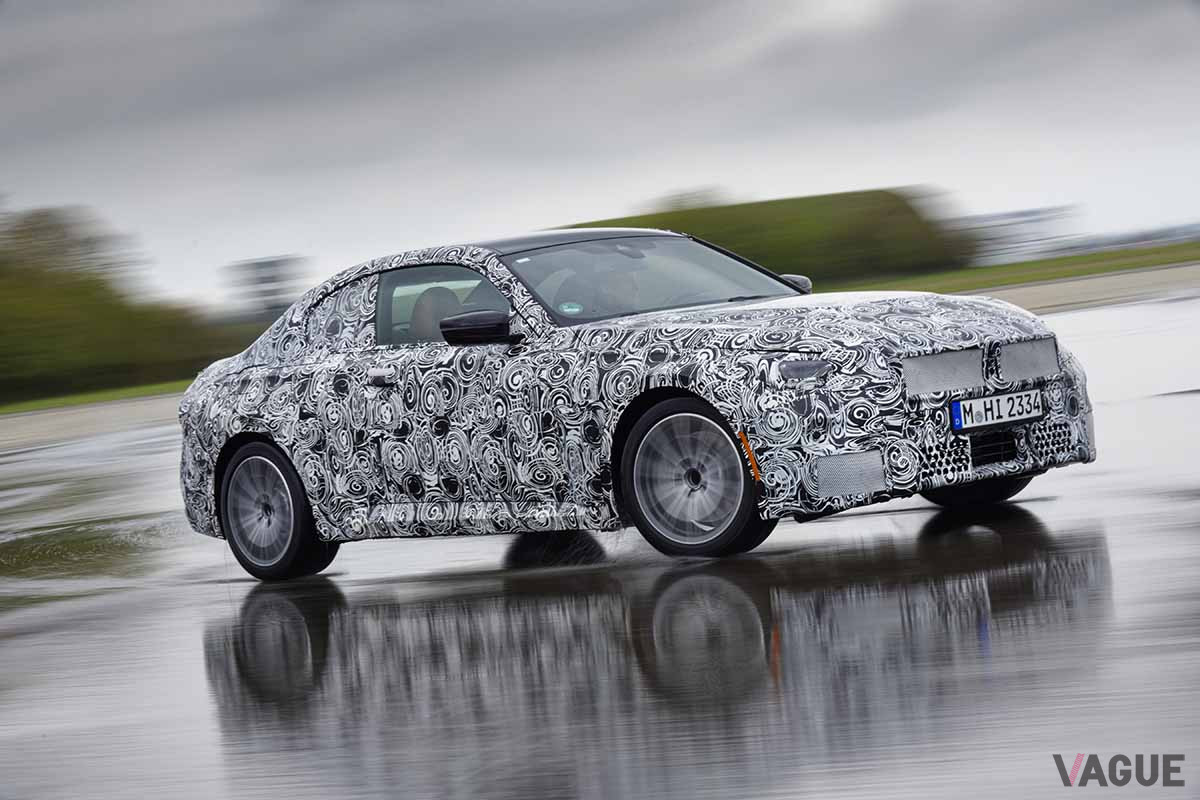 最終テストをおこなっているBMW新型「2シリーズクーペ」