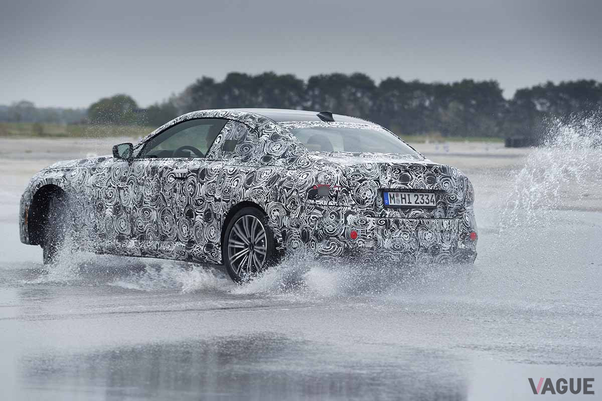 最終テストをおこなっているBMW新型「2シリーズクーペ」