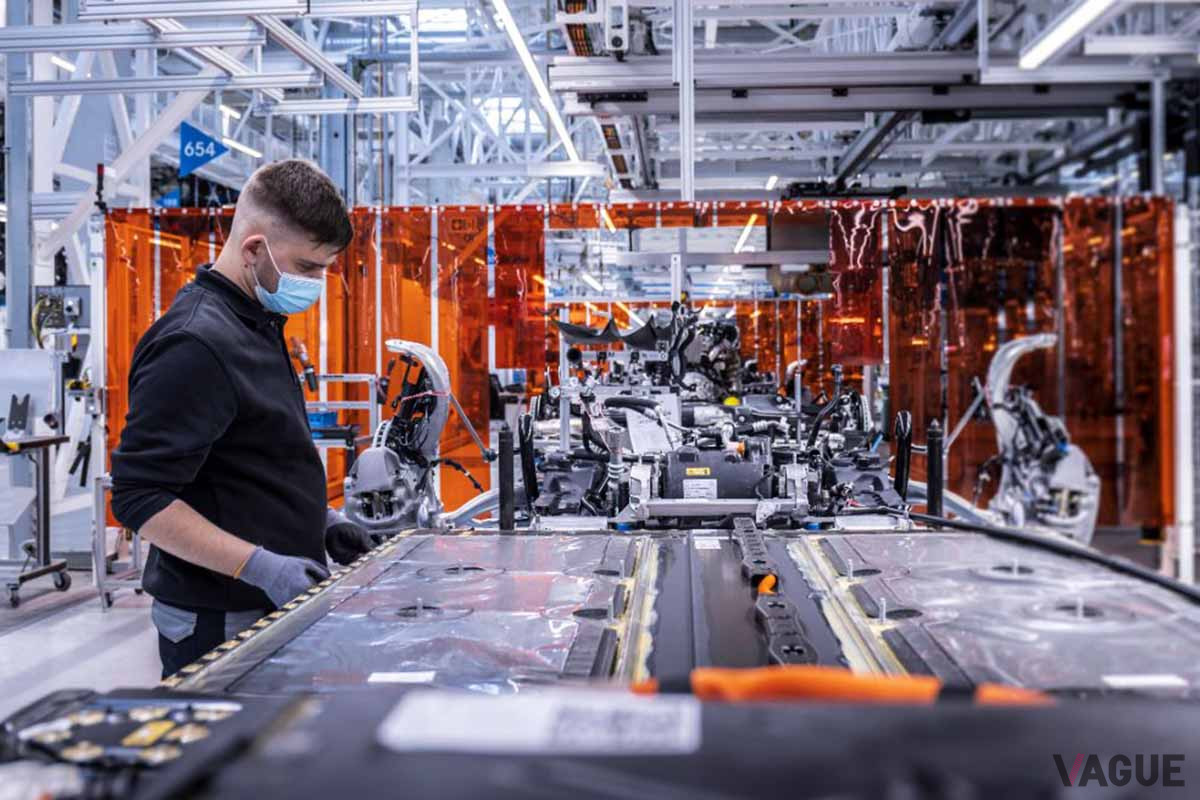 ドイツ・ジンデルフィンゲンにあるメルセデス工場「ファクトリー56」で生産されるメルセデス・ベンツ「EQS」