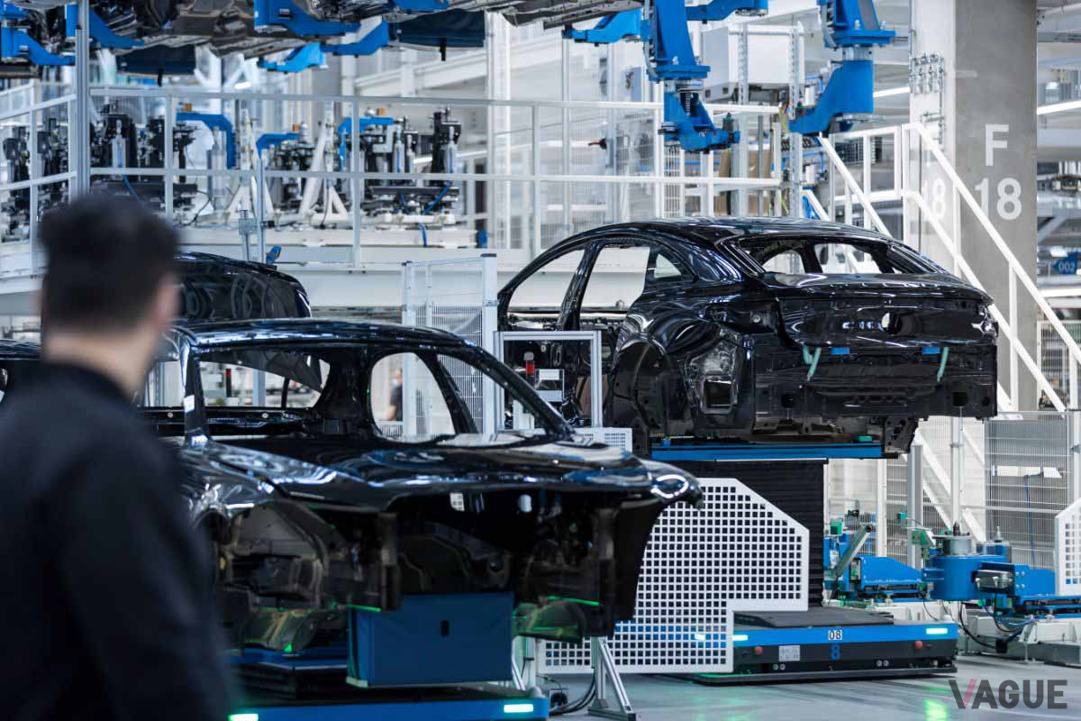 ドイツ・ジンデルフィンゲンにあるメルセデス工場「ファクトリー56」で生産されるメルセデス・ベンツ「EQS」