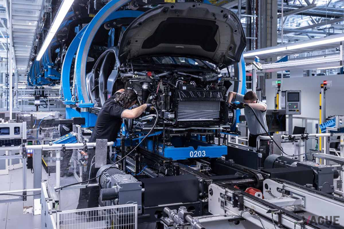 ドイツ・ジンデルフィンゲンにあるメルセデス工場「ファクトリー56」で生産されるメルセデス・ベンツ「EQS」