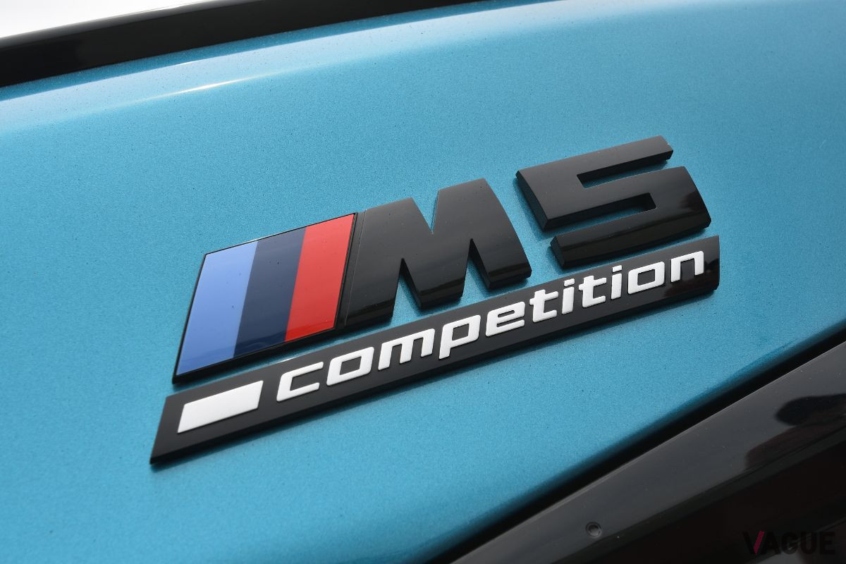 BMW「M5コンペティション」のエンブレム
