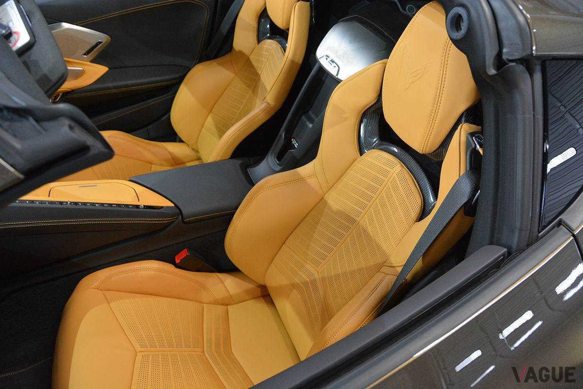 新型「シボレー コルベット 2LT」のシート